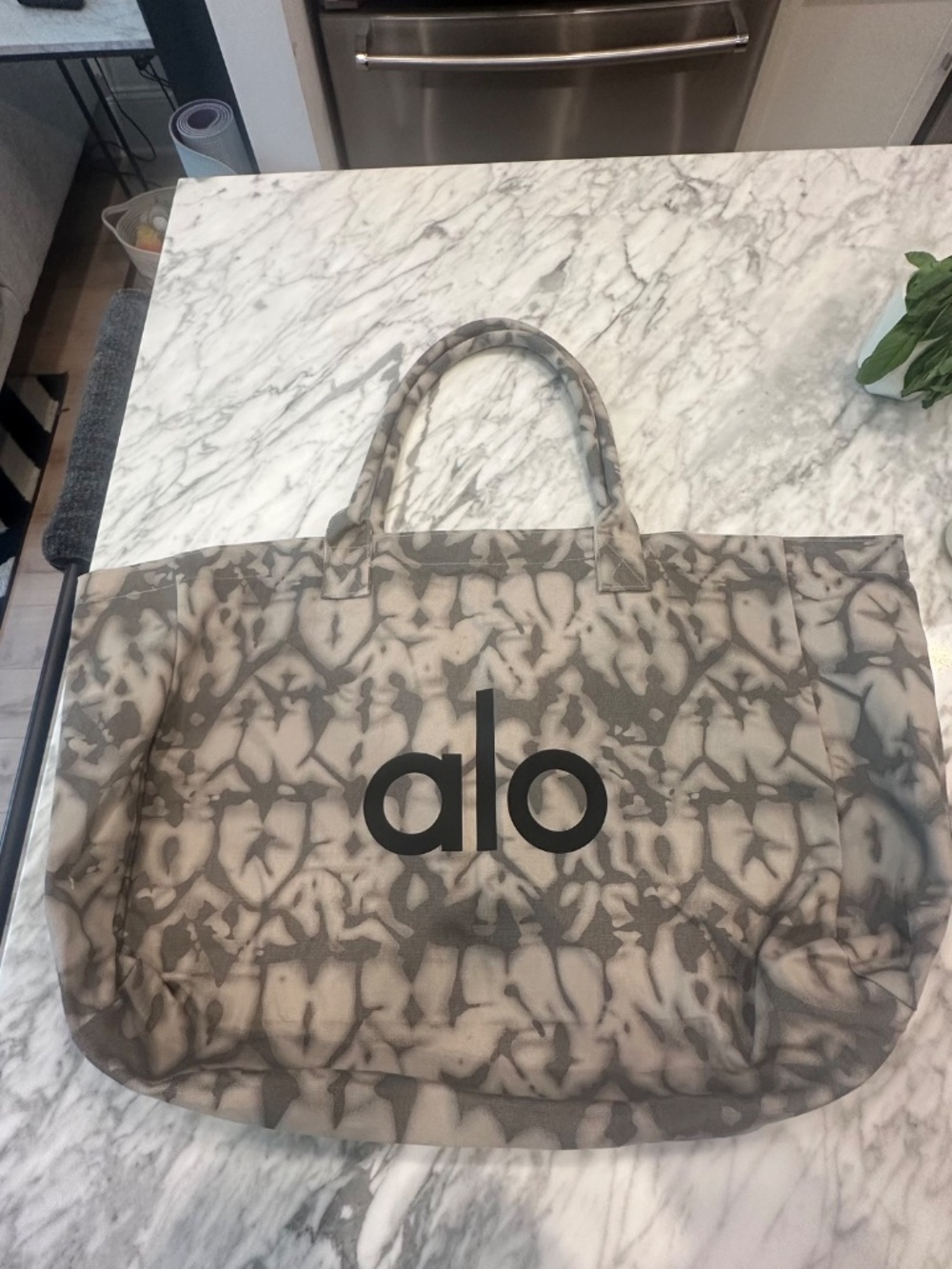 Alo yoga tote bag - Picture 2 of 4